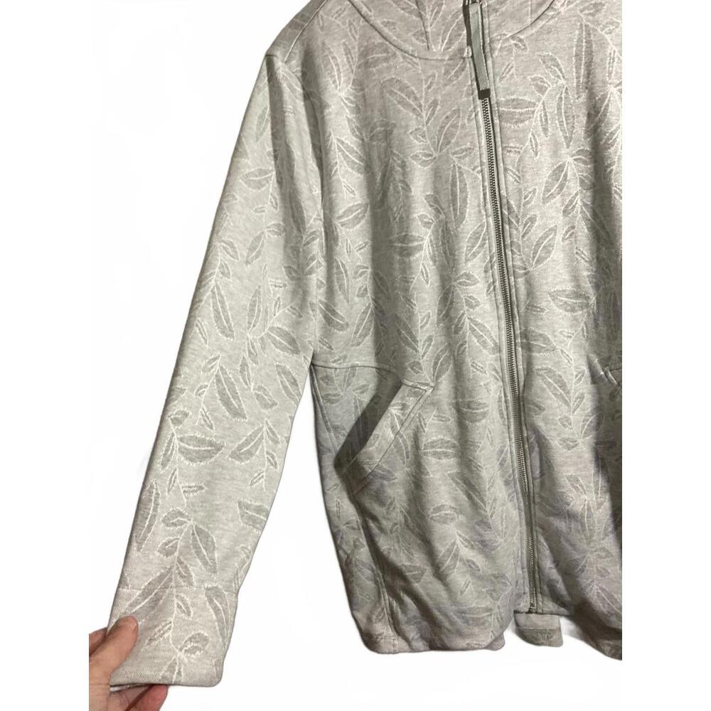 Soft Surroundings Light Gray Leaf Patterned Zip-U… - image 6